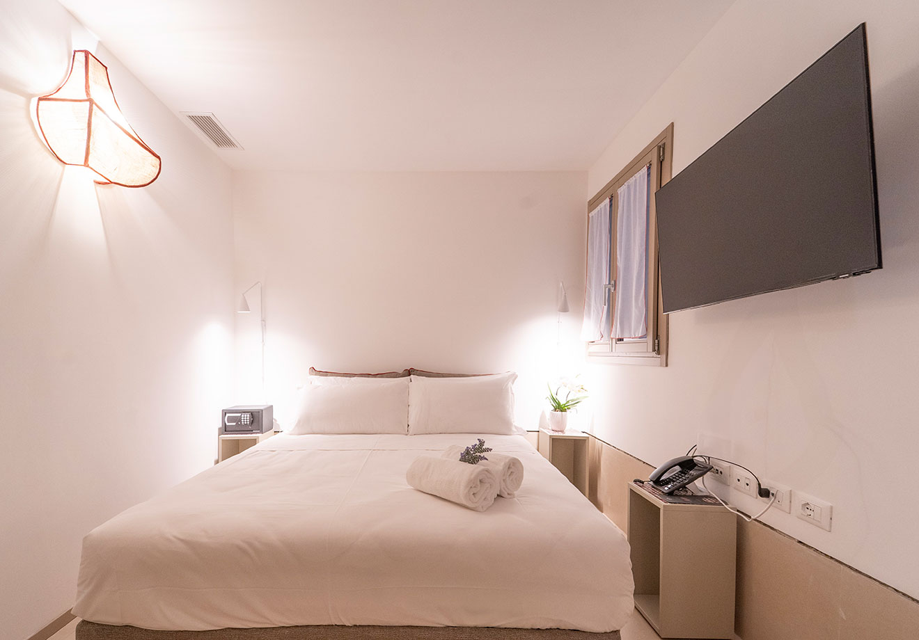 Double Single Use room in rome