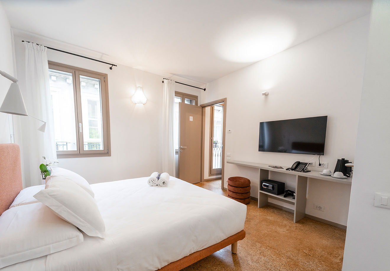 Matrimonial Superior room in rome